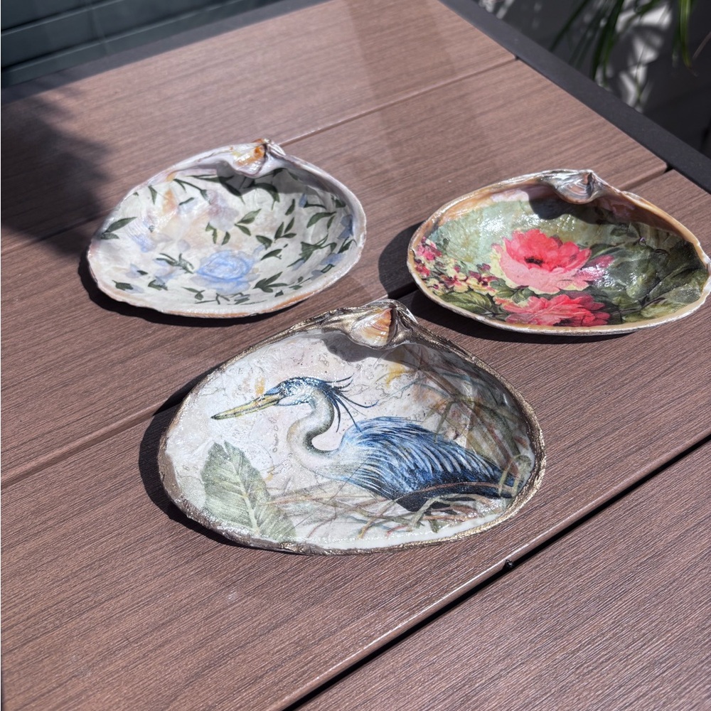 Decorative Floral and Heron Art Shells